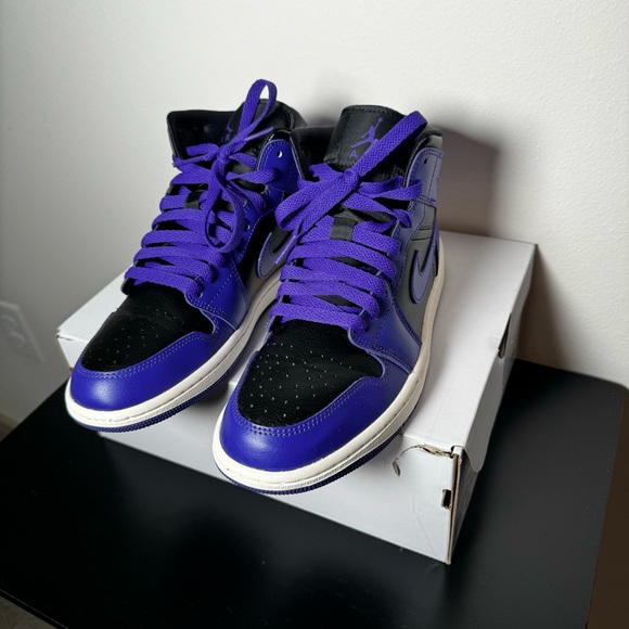 Women’s Air Jordan 1 Mid Black/Concord - Picture 6 of 11